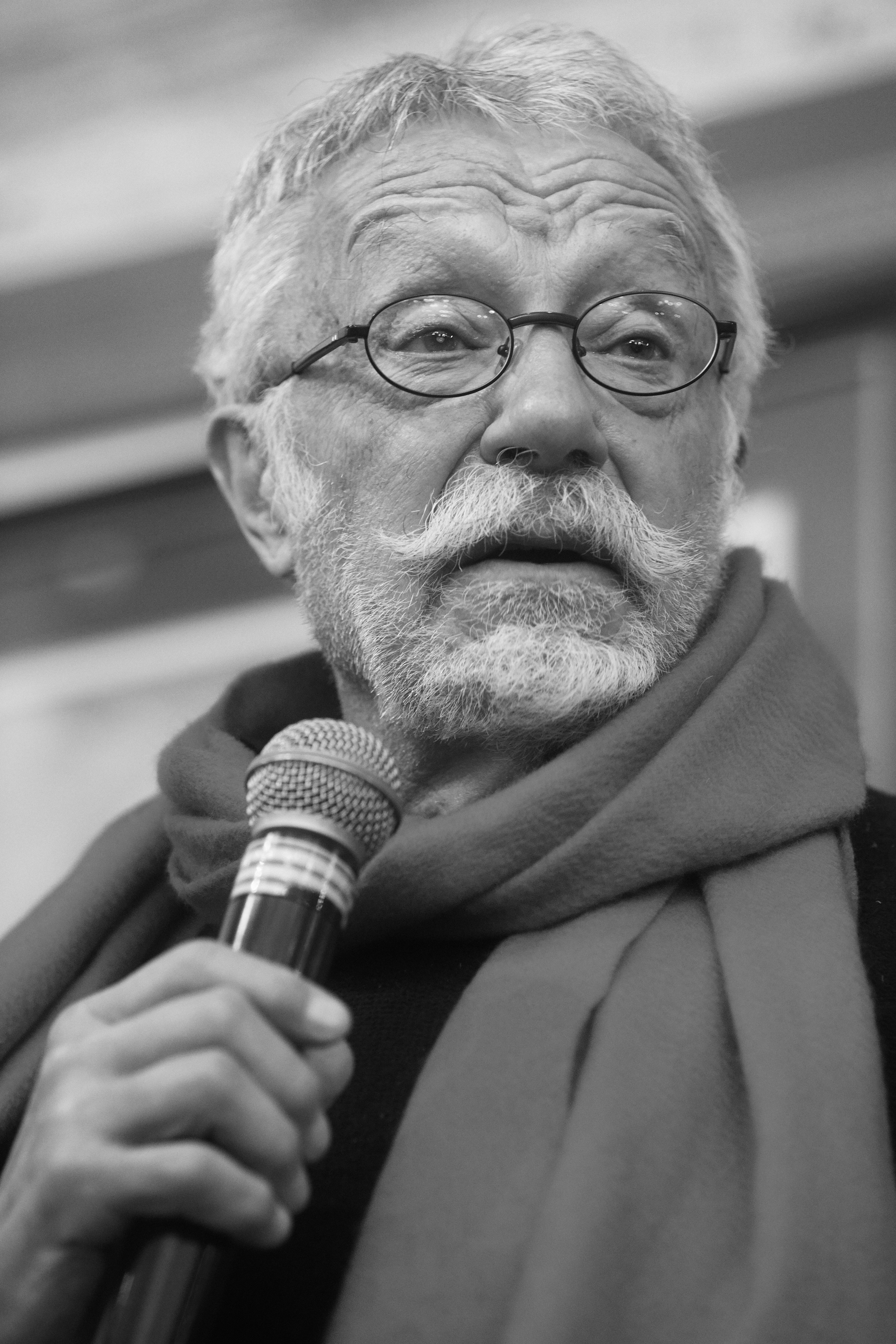 Перенес презентации Юрия Роста в МДК на Арбате